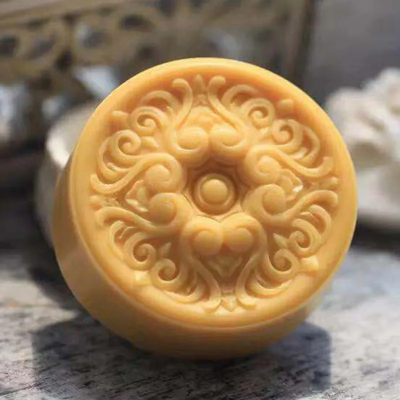 Handmade Round Flower Soap Molds Classic Chinoiserie Silicone Soap Mold Candle Wax Molds Silicone Molds for Natural Soap