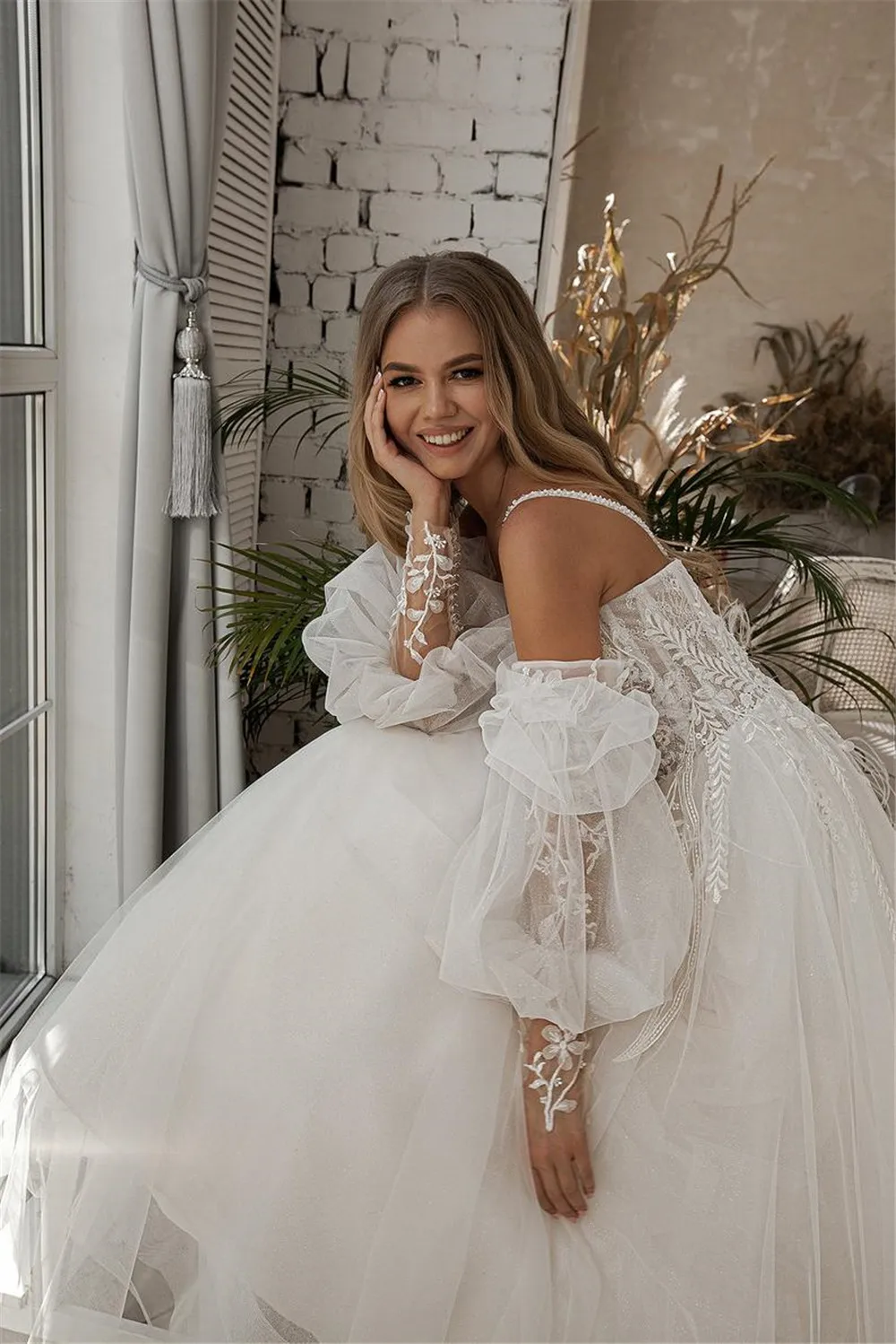 A-line Strand Hochzeit Kleid Lange Puff Sleeve Spitze Brautkleid Federn Nach Maß Prinzessin Hochzeit Party Kleider Boho Plus Größe