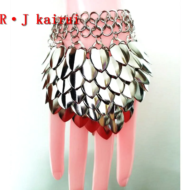 Fashion Style RJHA02 Women Silver Plated Chains Silver Fish Scale Hand Chains Jewelry Unique Design Fish Scale Hand Jewelry