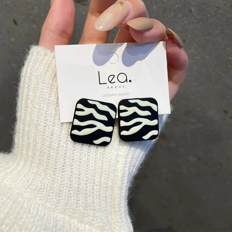 Fashion Exaggerated Zebra Pattern Alloy Earrings For Women Personality Hypoallergenic Ear Ring Party Jewelry 2022 New Trend