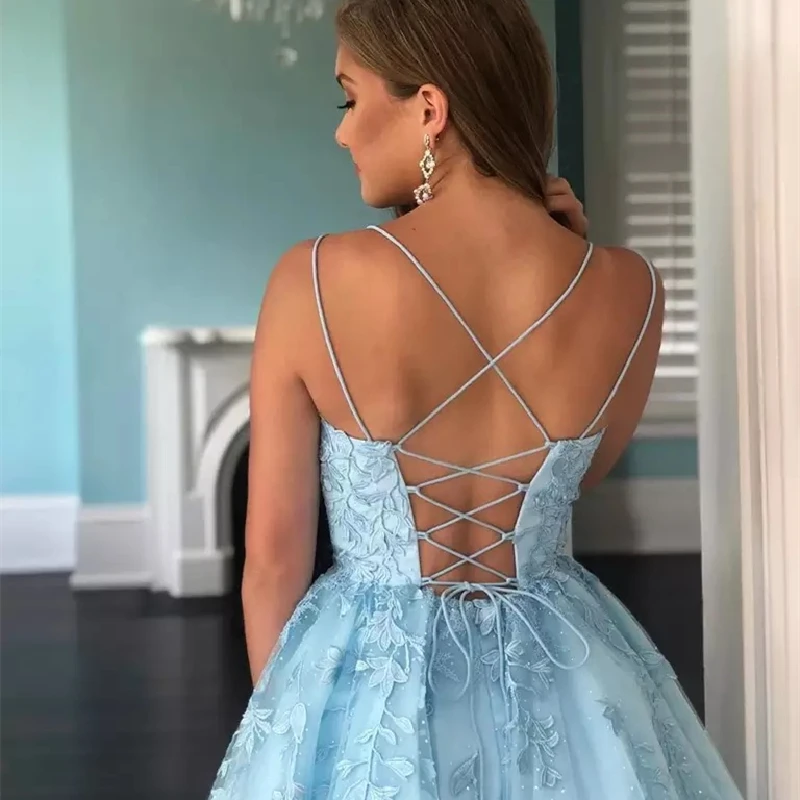 Vestido corto de fiesta de graduación con tirantes finos, sin mangas, apliques de encaje por encima de la rodilla, con Espalda descubierta, Color caramelo