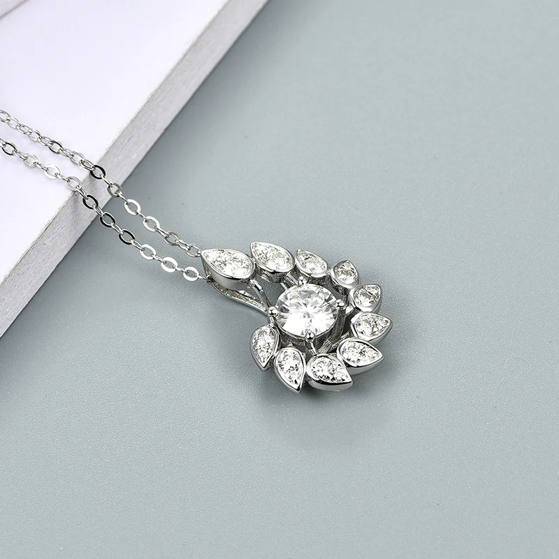 ATTAGEMS 925 Silver Excellent Cut 1 ct D Color Pass Diamond Test Moissanite Pendant Necklace Vintage Wedding Jewelry Gift