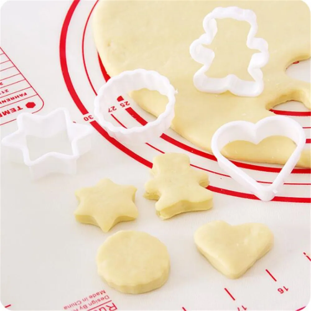 6pcs/set Christmas Cookie Cutter Tools Stainless Steel Gingerbread Men Shaped Holiday Biscuit Mold Kitchen Cake Decorating Tool