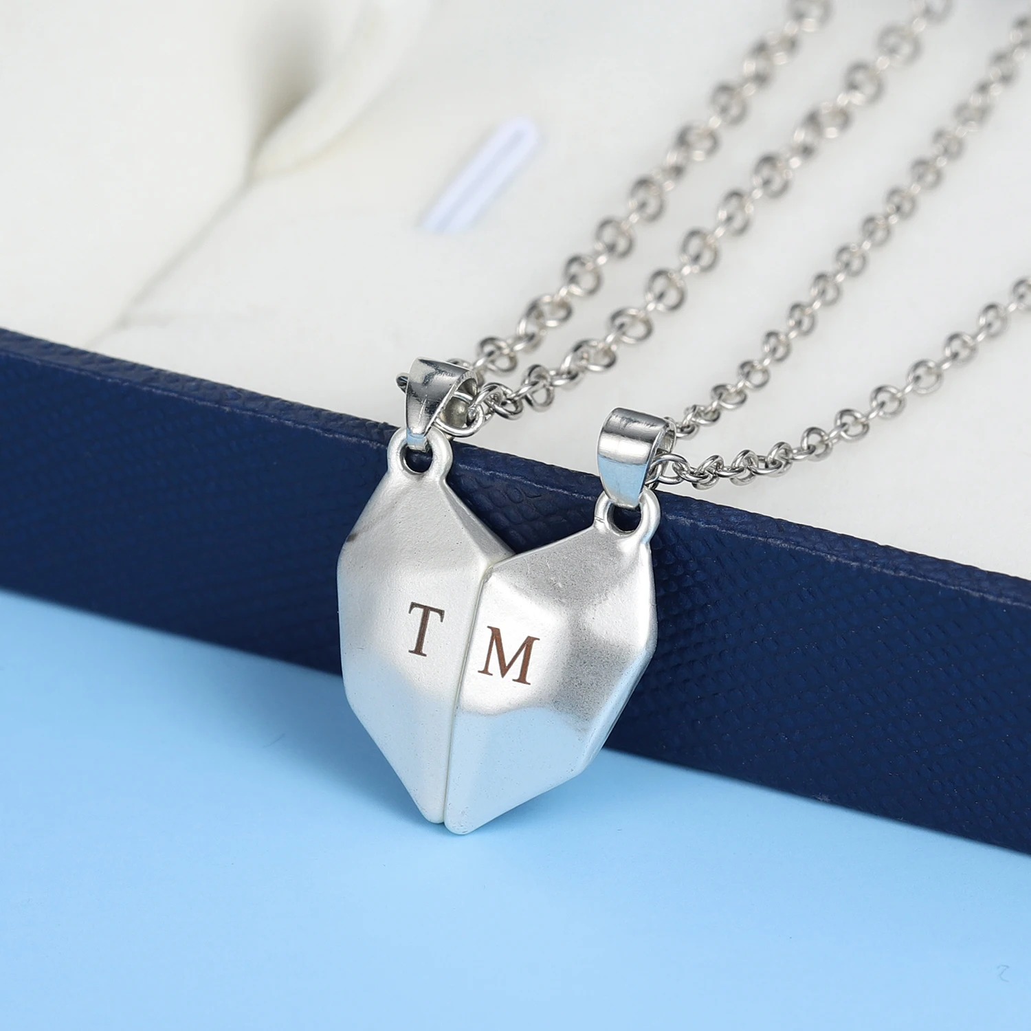 2Pcs/set Custom name Couple Necklaces Charm Pendant Necklace Jewelry Unisex Lovers Couples Jewelry Gift Clavicle Chain Pendants