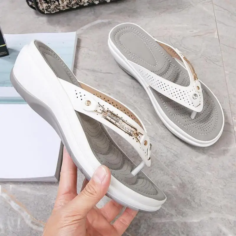 Women\'s Slippers Summer Wedges Metal Button Slides Shoes Wedge Beach Sandals Women Outside Platform Slippers Leisure Flip Flops