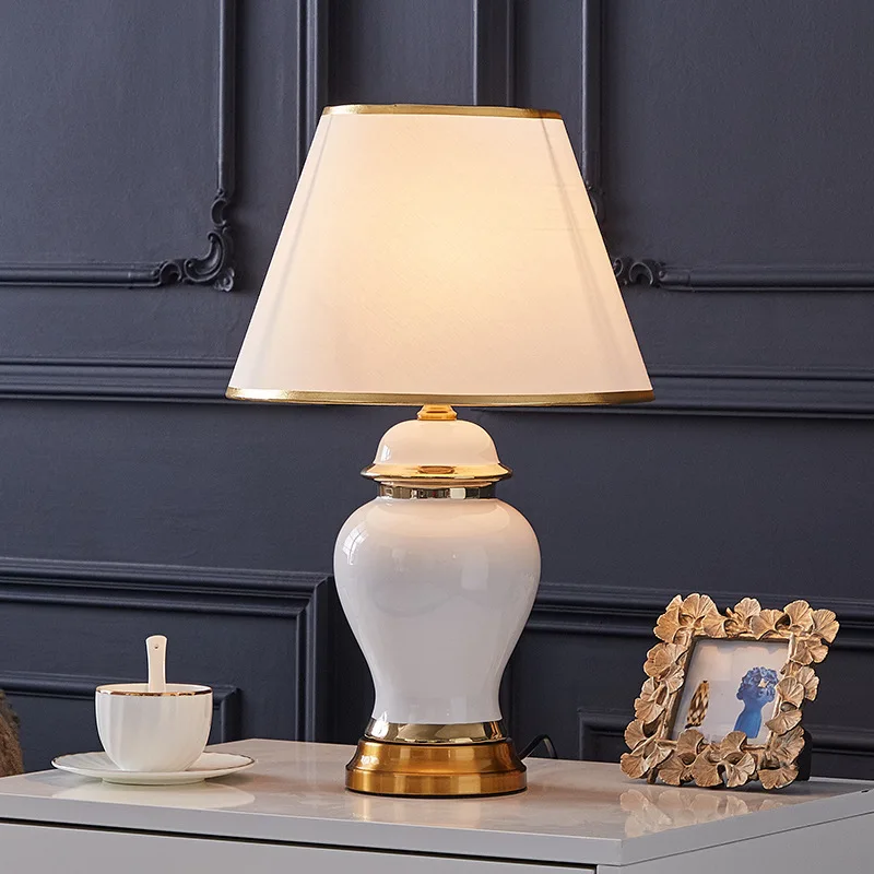 

American Style Luxury Modern White Ceramic Table Lamps for Bedroom Bedside Lamp Northern European Style Living Room Table Lamp