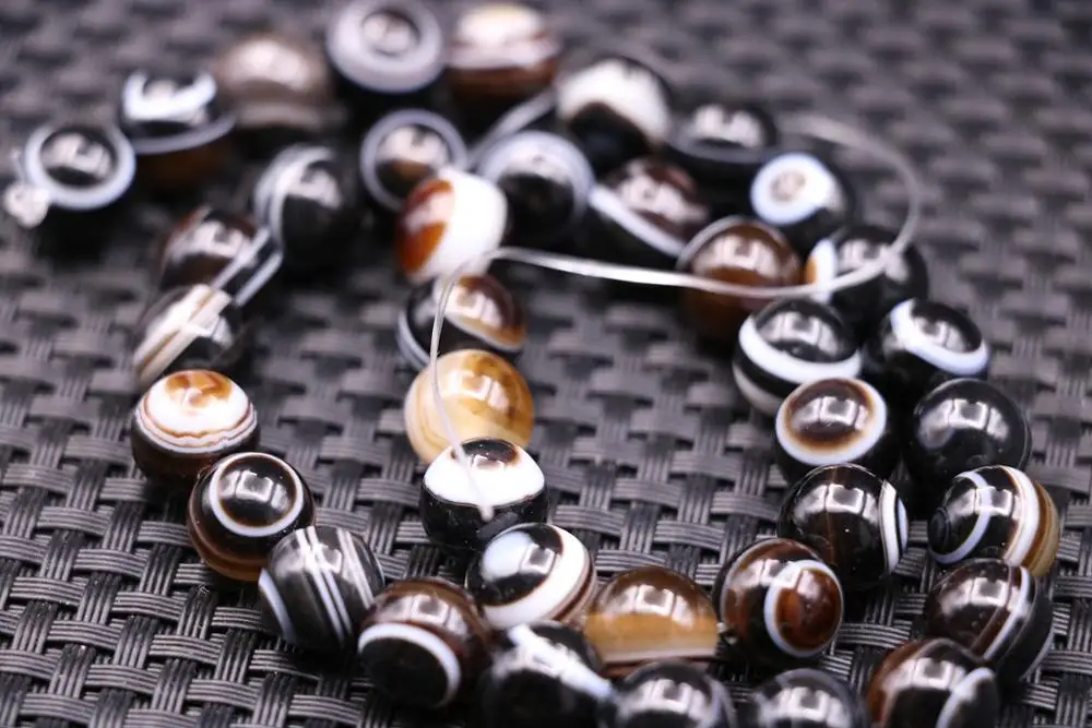 Magical Tibetan Natural eyes  Totem dzi Bead 10mm 38pcs beads 1 strand