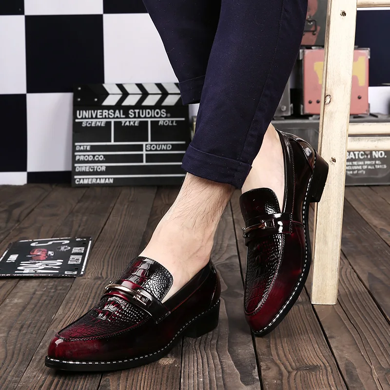 Men's Shoes New for 2021 High Quality Men Leather Fashion Shoes Male Vinage Classic outdoor men Loafers Shoes Soulier Homme