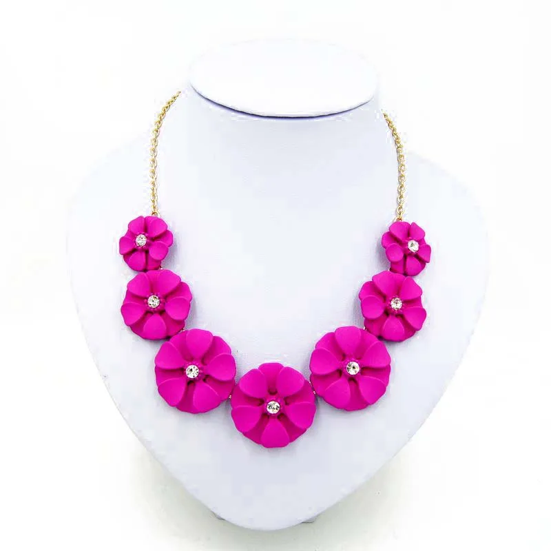 Fashionable And Versatile Spray Painted Flower Clavicle Chain Mainstream Goddess Temperament Aesthetic And Elegant Necklace