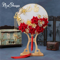 NiuShuya  Handmade New Retro Chinese Gold Bridal Bouquets Fan Artifical 3D Flowers Wedding Round Hand Fan Ramo De Novia