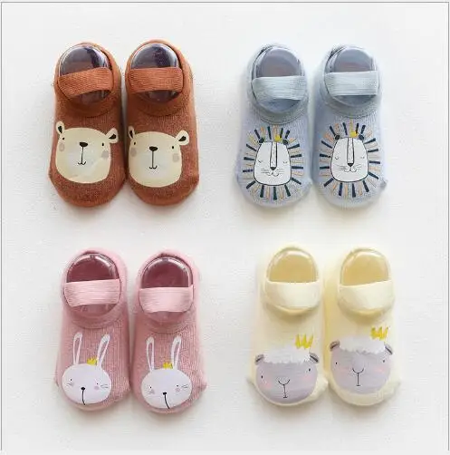 Calcetines antideslizantes para bebé, medias con estampado de dibujos animados, calzado para niño pequeño, primavera y otoño, 2 pares, novedad