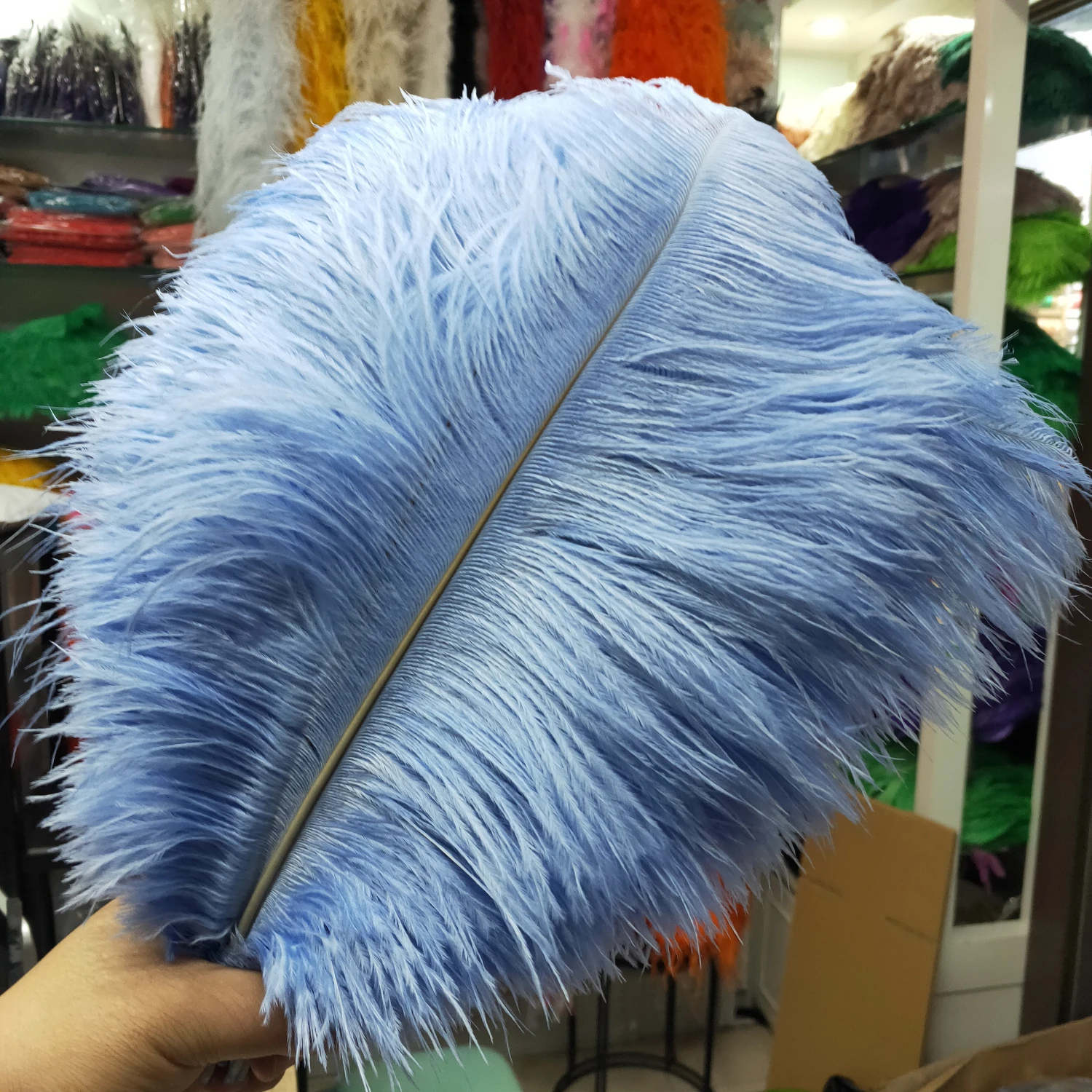 100pcs / Lot Light Blue Ostrich Feather 14-16 Inch / 35-40cm Carnival Party Show Performance Accessories DIY Feathers For Crafts