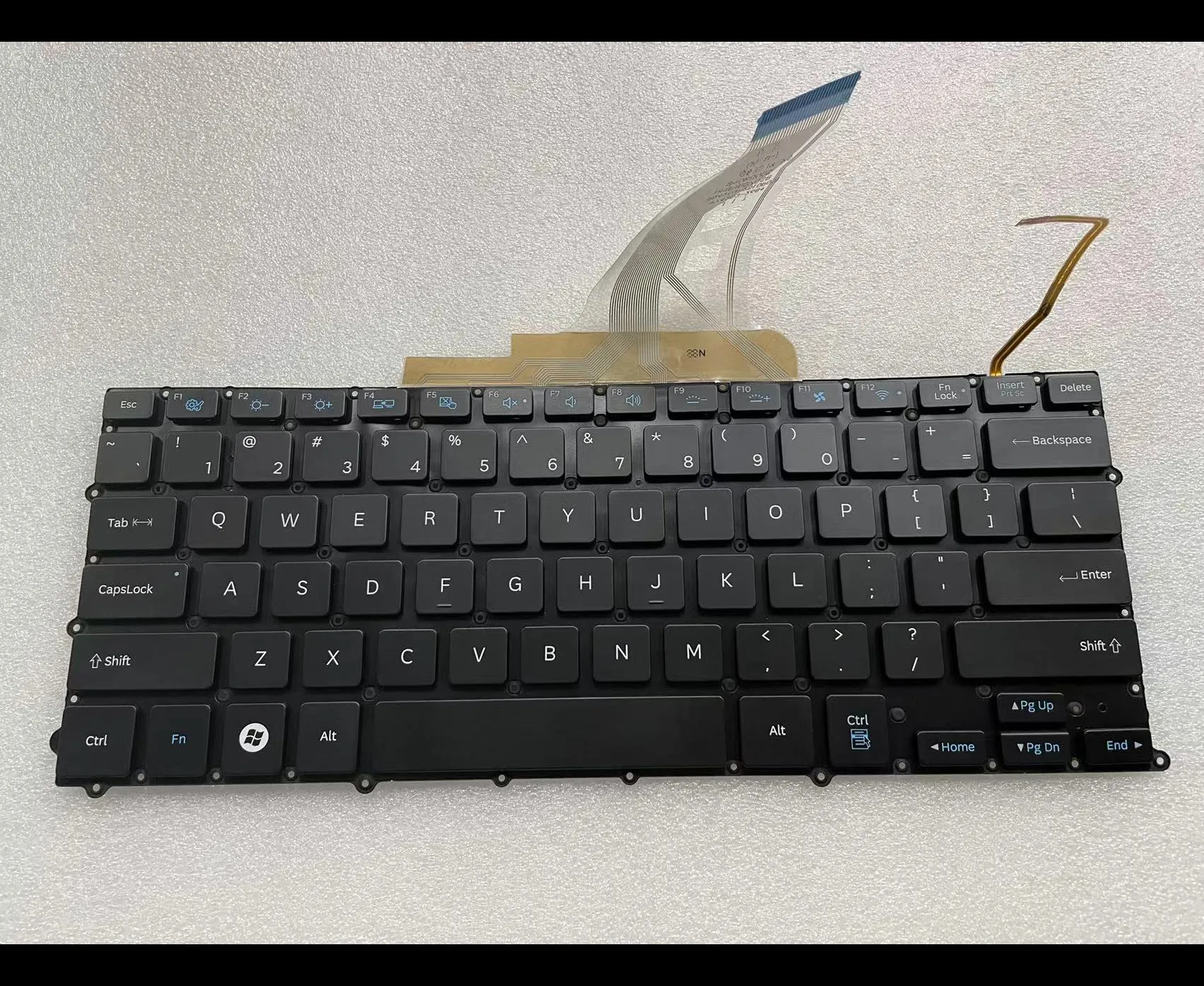 

NEW For Samsung NP900X3C NP900X3B NP900X3D NP900X3G NP900X3E NP900X3F NP900X3K Keyboard Replacement US Korea Tested