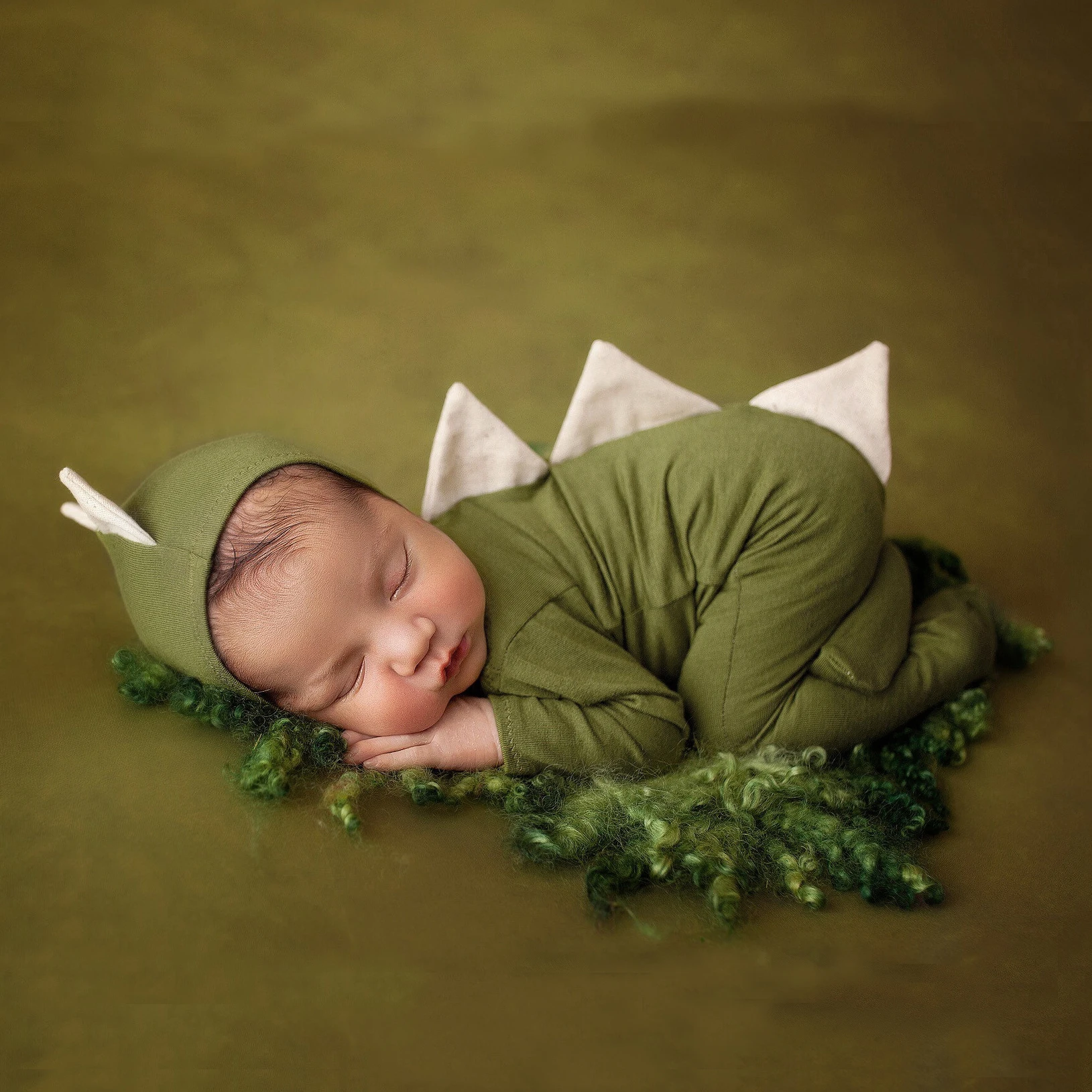 Adorable Dinosaur Newborn Baby Clothing Sets Hat 2pcs Set Bebe Boy Girl Photography Costumes Outfits Infant Rompers