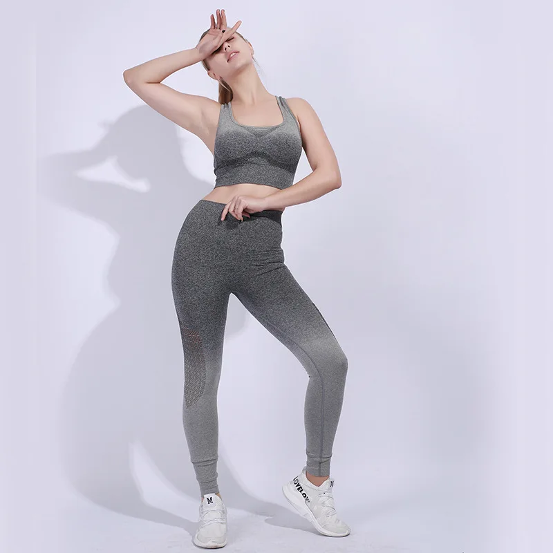 Set pakaian olahraga Ombre, tanpa kelim Set 2 potong pakaian Gym pakaian olahraga Bra kebugaran atasan pendek dan kerut pantat legging Yoga Set