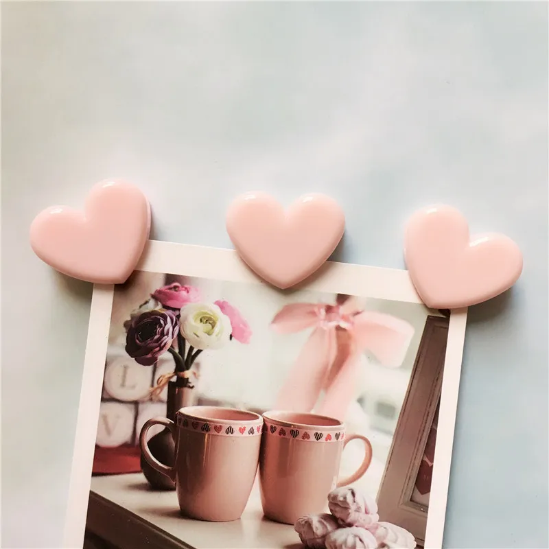 Mini Love Heart Clips Pink Plastic Office Supplies Pink Clips Refrigerator magnet Stickers Paper Photo Peg Home Decor Accessorie