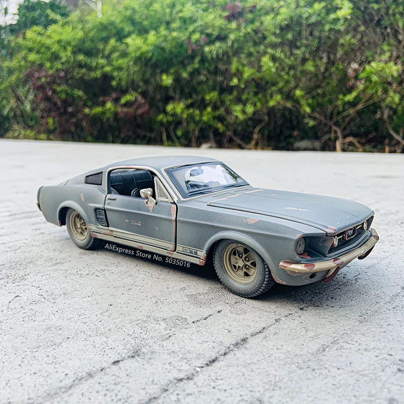 Maisto 1:24 Old 1967 Ford Mustang GT simulation alloy car model crafts decoration collection toy tools gift