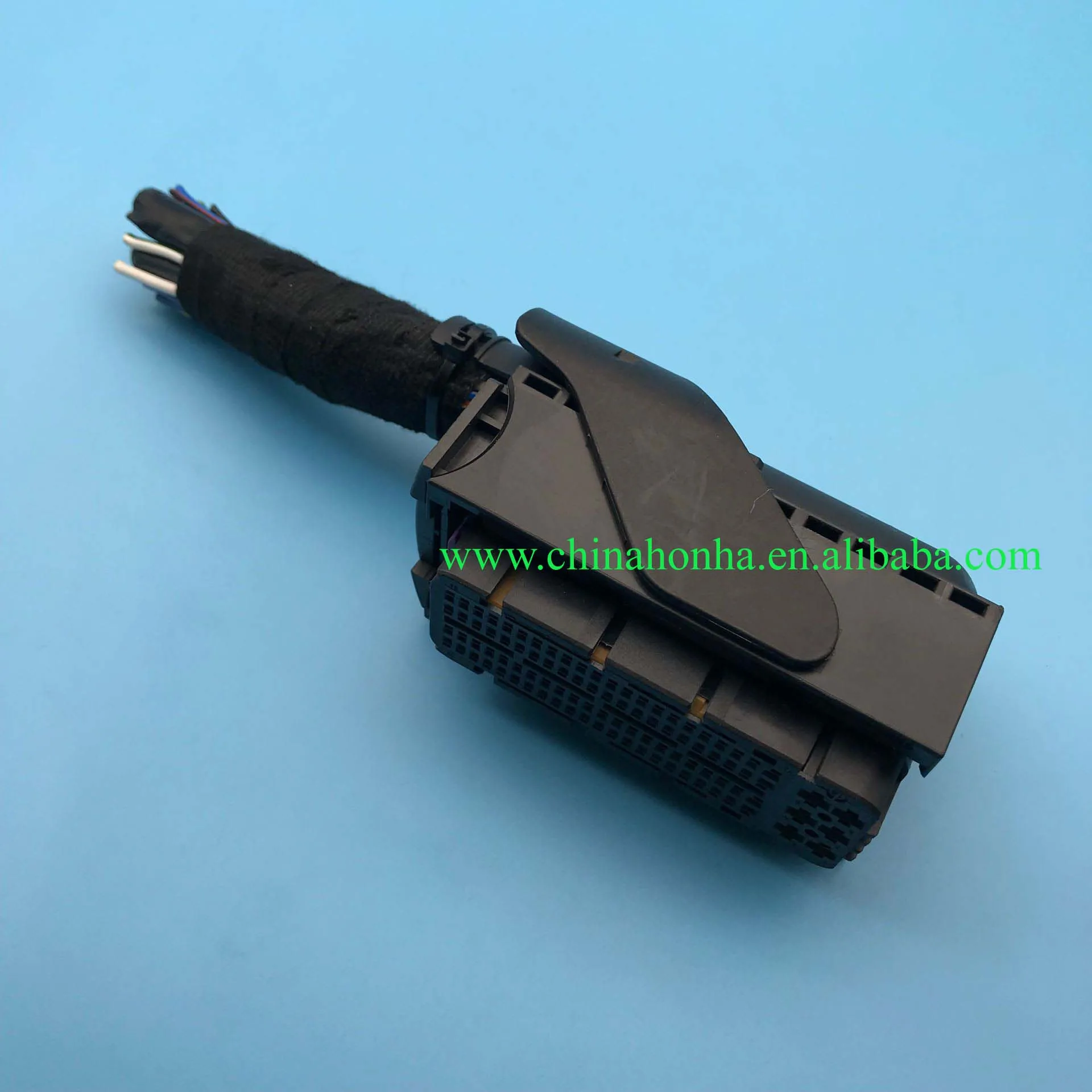 1pcs socket harness connector ForECU EDC17 Weichai J6 computer board No. 1 plug 94 pin with 94pcs wire or with 64pcs wire