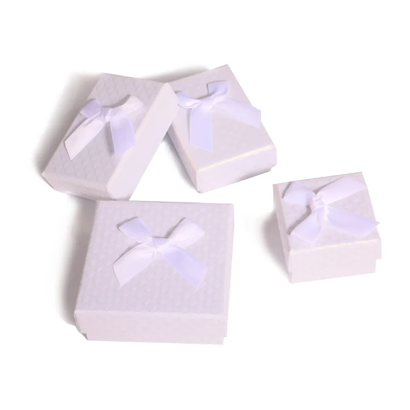 

12Pcs New Pattern Jewelry Packaging Box White Kraft Paper Favour Boxes Fashion Design Bulk Ring Bracelet Jewelry Box Case