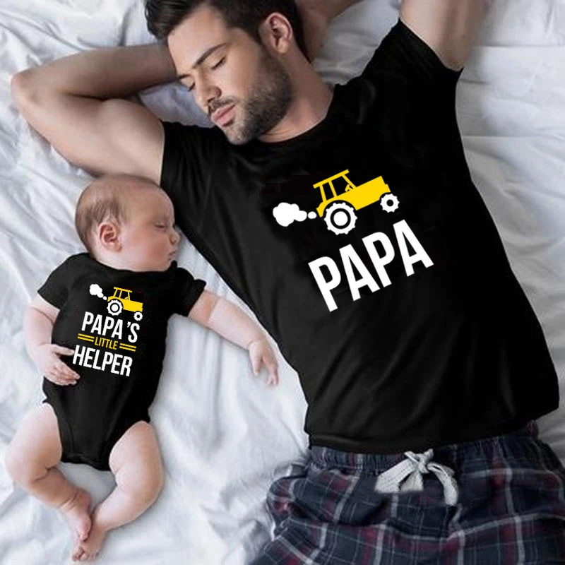 Papa and Papa\'s Little Helper Matching Father and Son T-shirts Summer Short Sleeve Dad Boys Clothes Matching Family Look Outfit