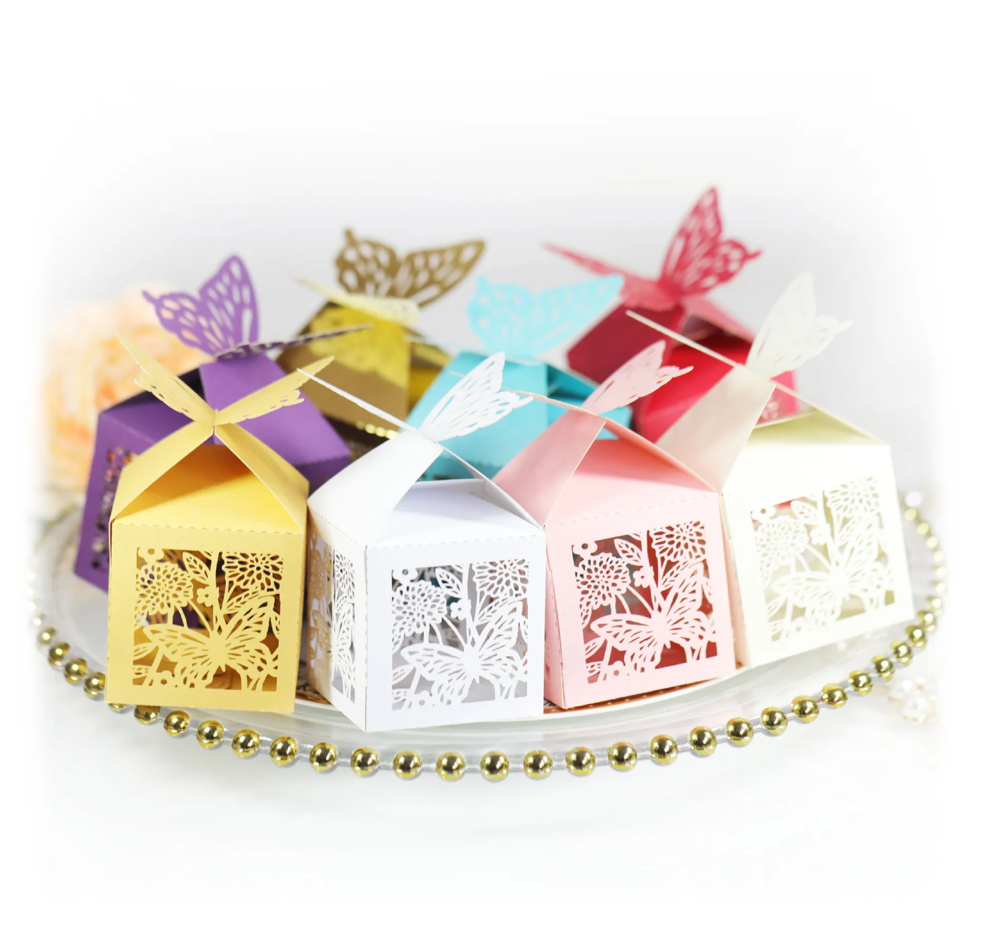 50pcs Laser Cut Hollow Butterfly Carriage Candy Box Wedding Favor Gift Package Box Bag Christmas Birthday Wedding Party Supplies