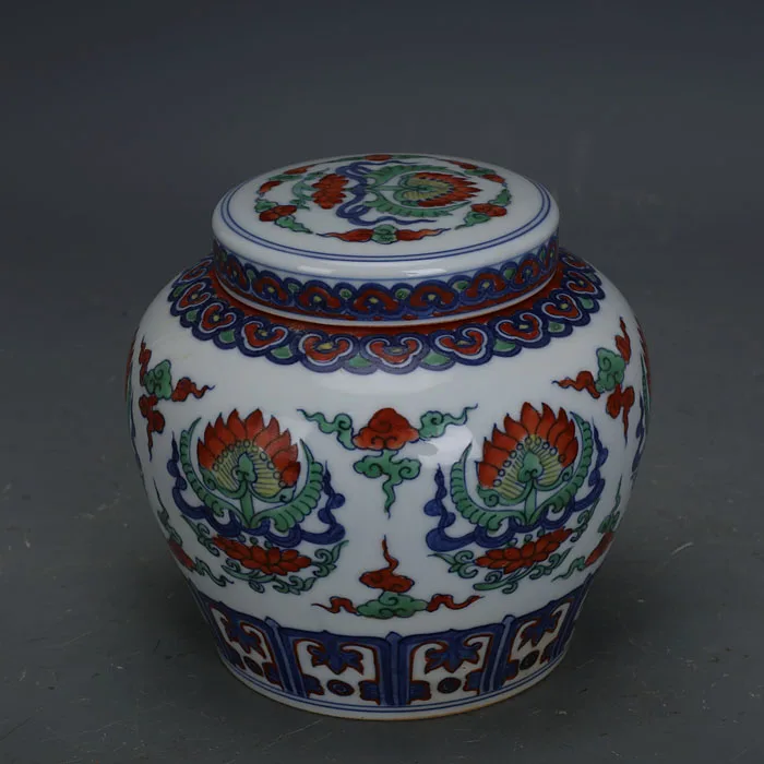 Ming Dynasty Chenghua Period Contrasted Color Lotus Flower Ceramic Tin Can