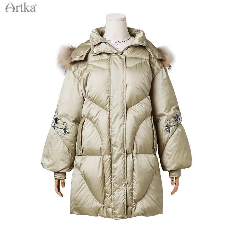 ARTKA-abrigos de plumón de pato blanco 2020 para mujer, Parka larga con capucha y cuello de piel de mapache, bordado elegante, novedad de invierno,