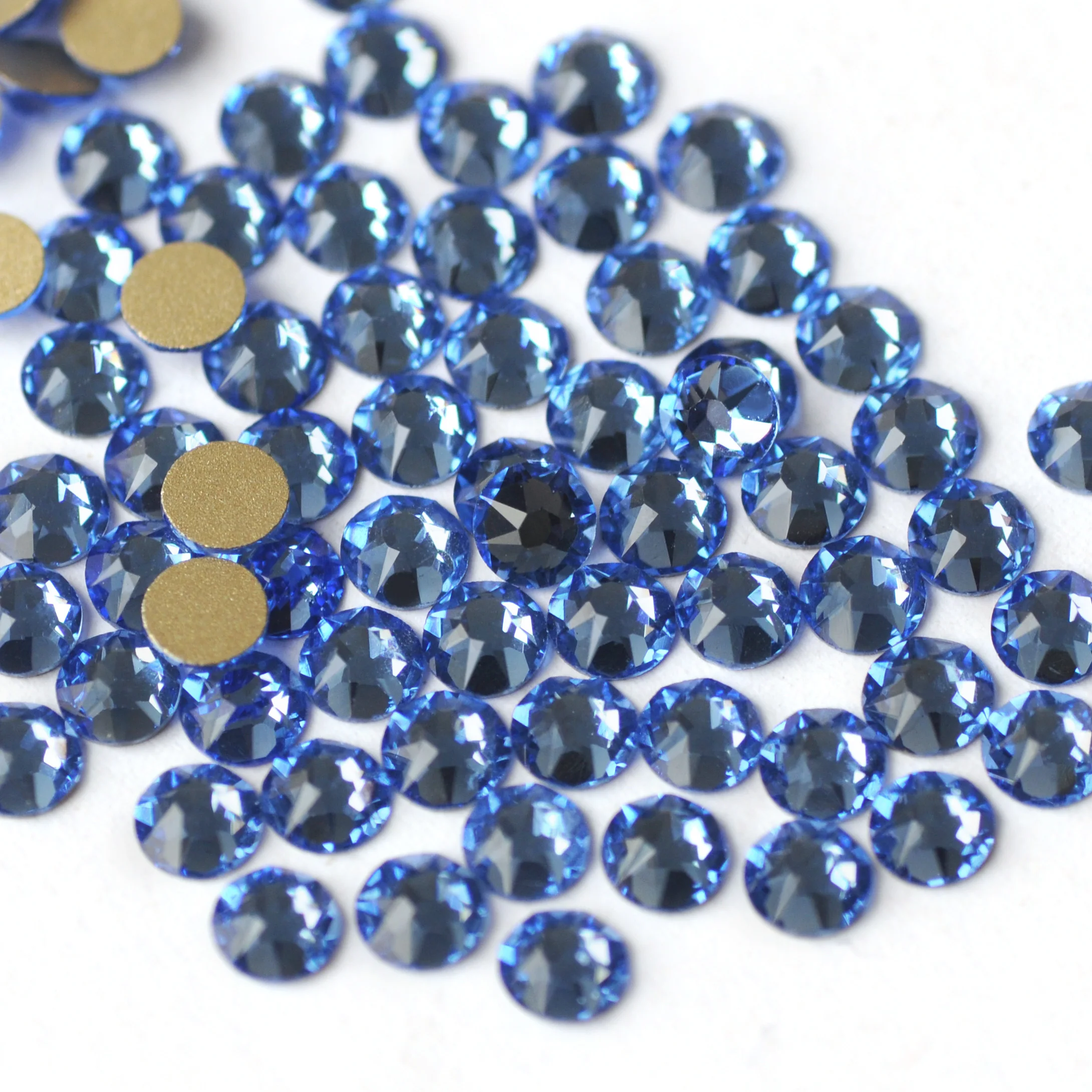 Hellblaues Kristall-Strass-Set, nicht heißklebend, 8 große und 8 kleine Strasssteine für DIY-Nagelkunst, Kleidung und Handwerk – Detail 4