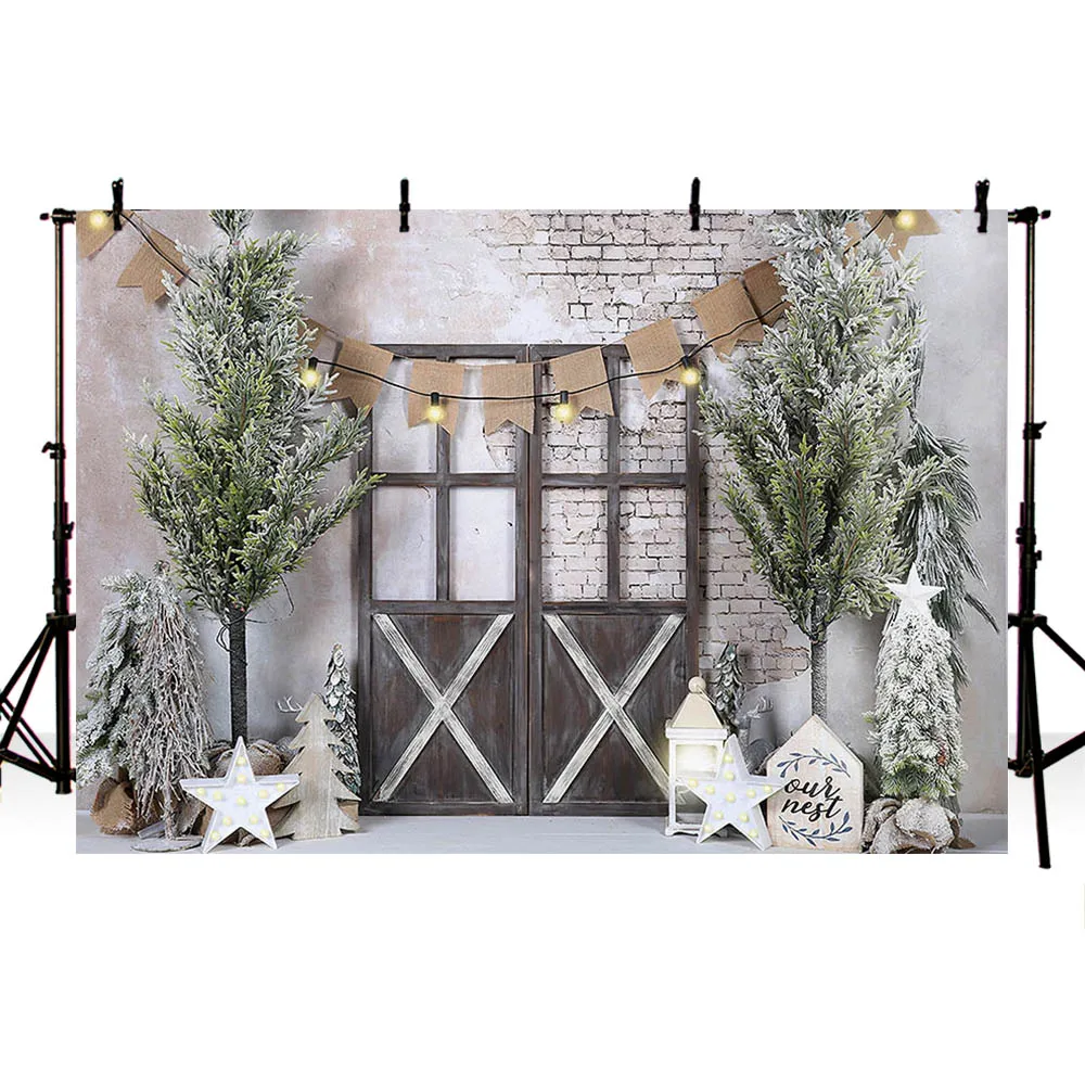 خلفية Avezano للتصوير الفوتوغرافي لشجرة الكريسماس جدار مكسور من الطوب وباب خشبي لحديثي الولادة وكعكة أعياد الميلاد خلفية تحطيم للتصوير الفوتوغرافي