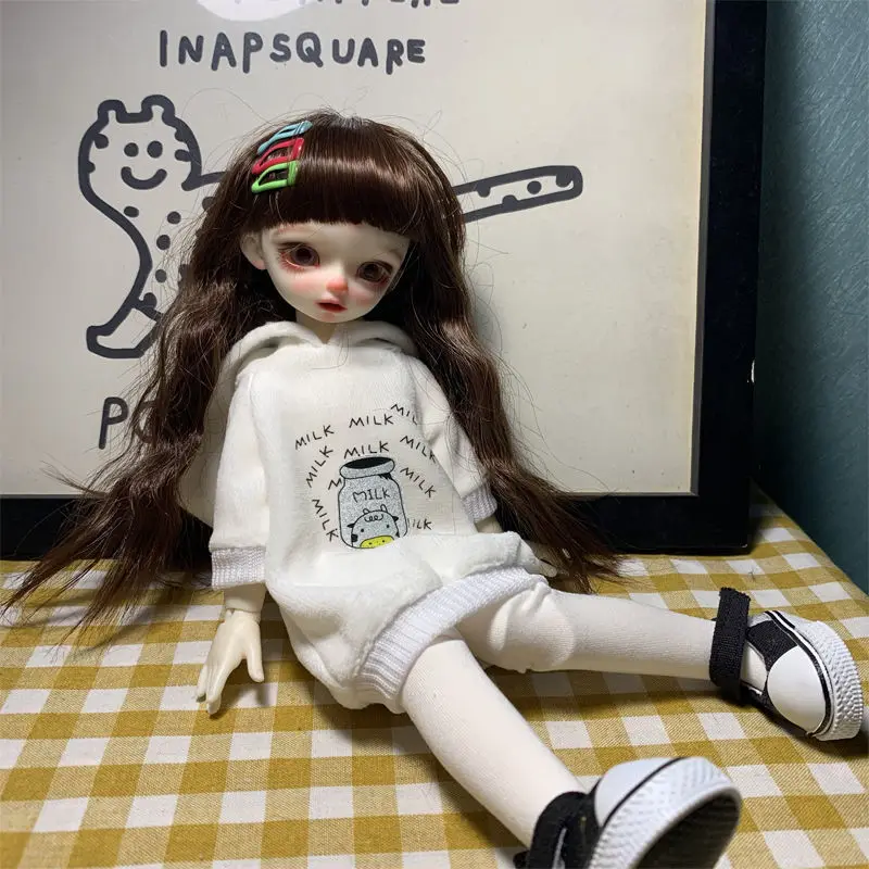 BJD Doll Clothing is suitable for 1/6 size fashion plush milk sweatshirt + cute cat claw pendant + white matching socks + shoes