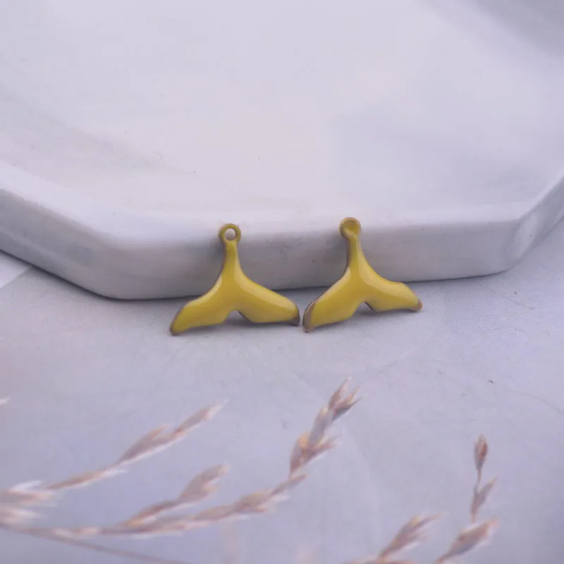 30 Stück 9*12mm beidseitig emaillierte Fischschwanz-Anhänger aus Kupfer für DIY-Schmuckherstellung – Detail 5