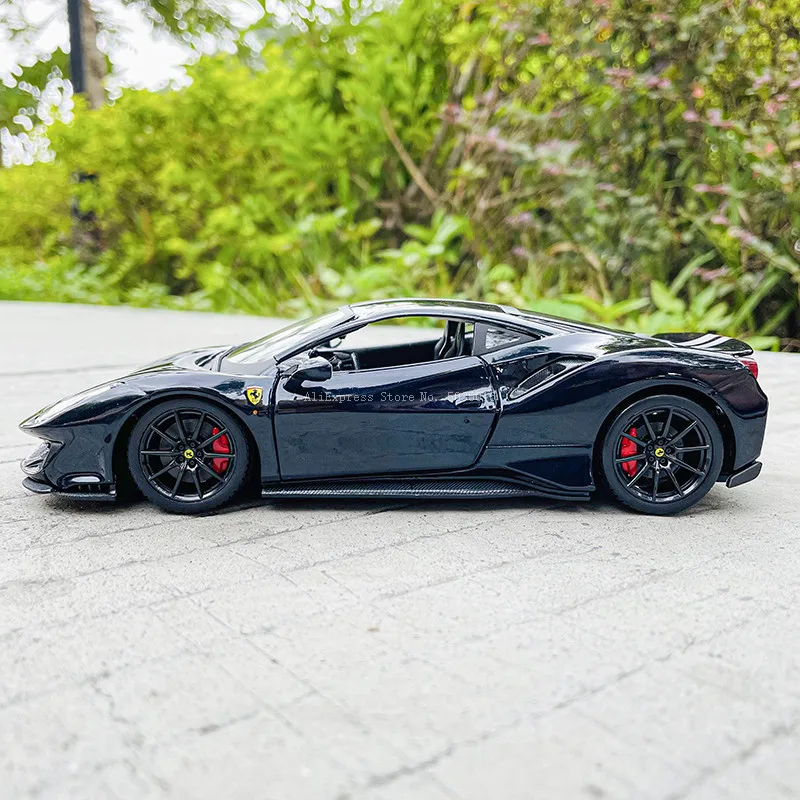 Bburago 1:24 2021 Ferrari 488 pista Car Model Die-casting Metal Model Children Toy Boyfriend Gift Simulated Alloy Car Collection