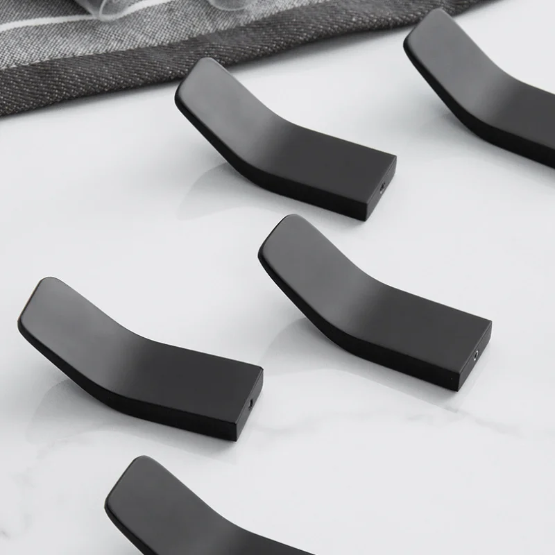No Drilling Hook Black White Towel Hook For Bathroom Clothes Coat Metal Hook Bedroom Robe Hook Livingroom Kitchen Accessories