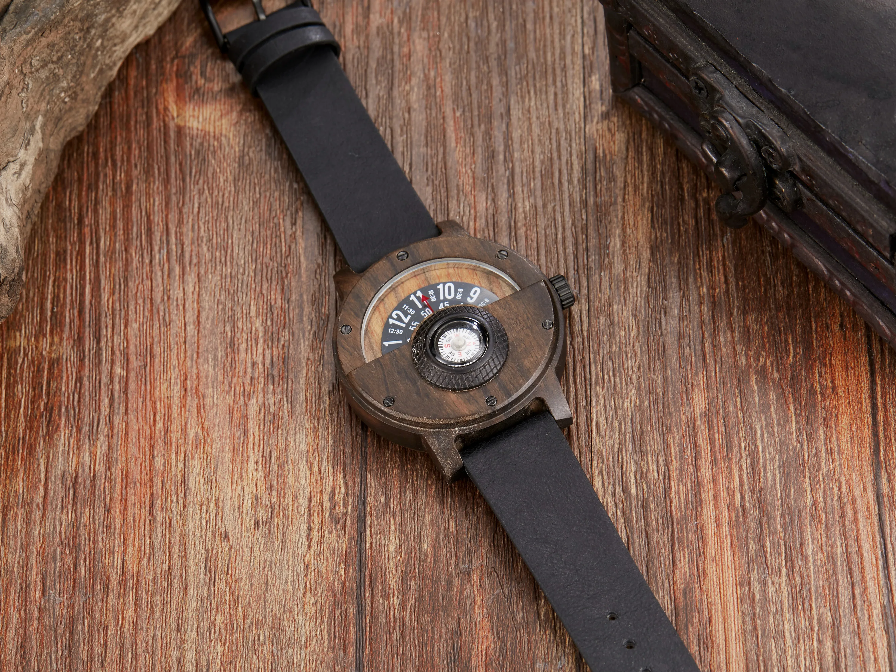 Wooden Watch Men Unique Compass Turntable Number Design Mens Brown Wood Leather Band Creative Natural Wood Wrist Watches Relogio