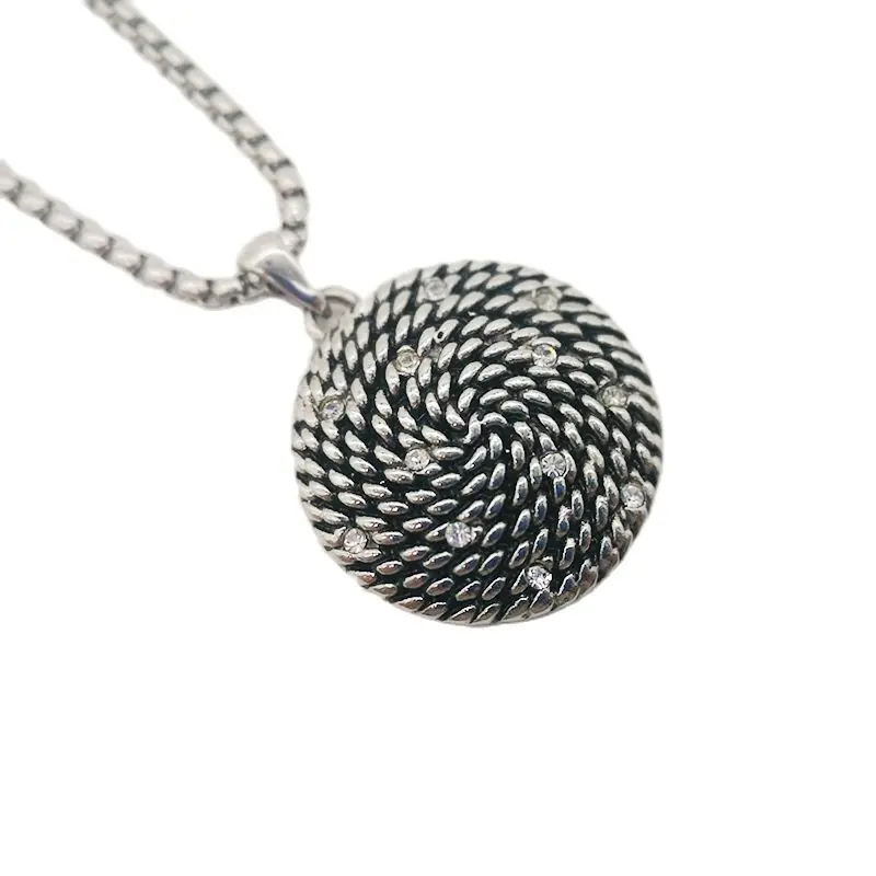 

Stainless Steel Spiral Rope Pendant Necklace Women Elegant Rhinestones Charm Necklace Fashion Jewelry