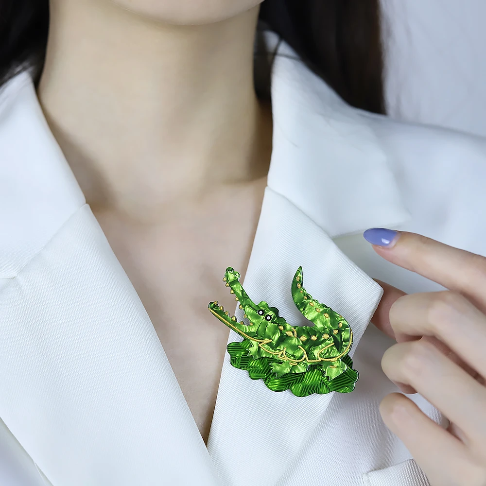 Acrylic Cute Crocodile Brooches Pins for Women Vivid Animal Brooch Acetate Fiber Halloween Christmas party Gifts Costume Jewelry