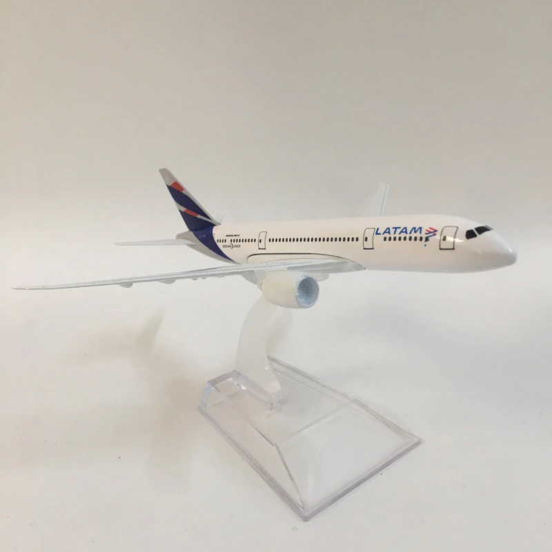 

16cm Metal Alloy Plane Model Chile Air LAN Airways Boeing 787 B787 CC-BBA Airlines Airplane Model w Stand Aircraft Kids Toy Gift