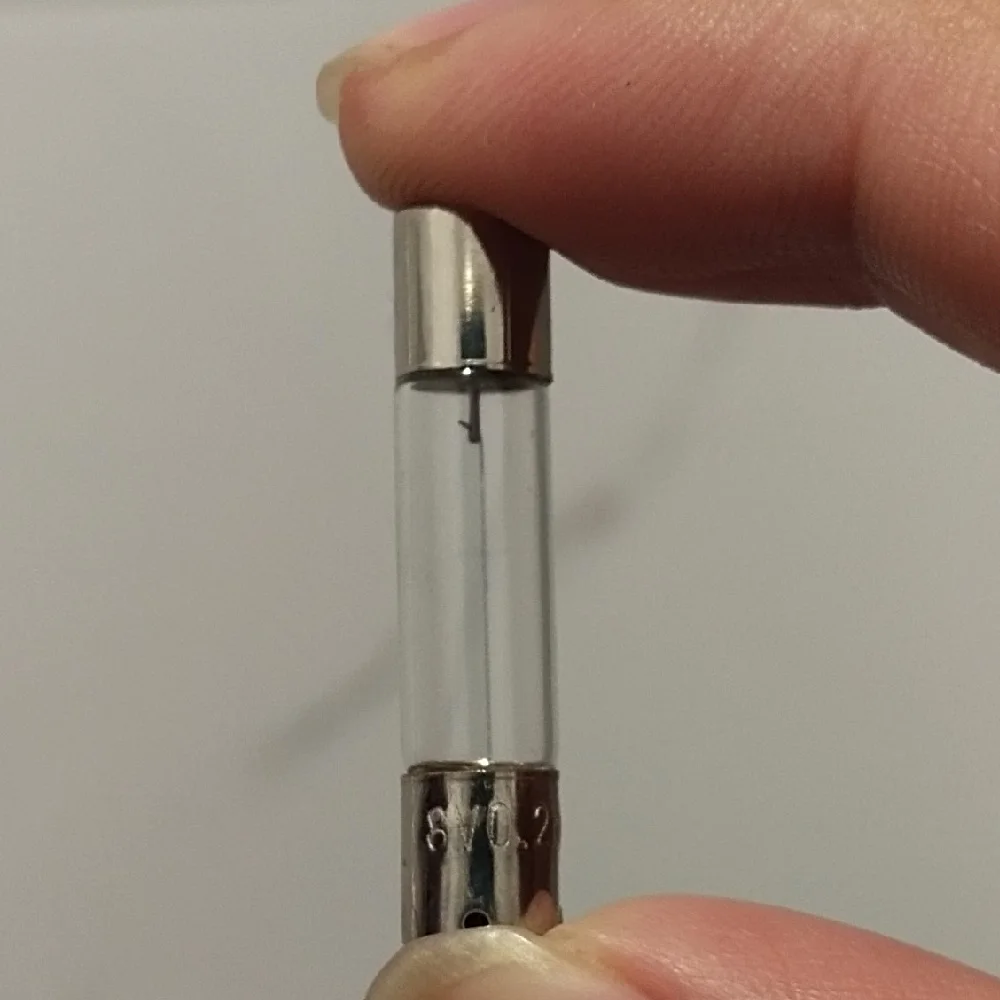 8v 250mAヒューズスタイルダイヤルランプ電球マランツ山水keenwoodソニーパイオニアパネルライトと他のヴィンテージハイファイオーディオ受信機