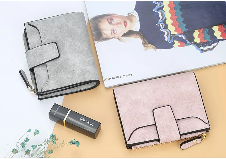 Personalisierte Damen-Geldbörse aus Leder mit Namen, Geburtsblumen-Design, Schlüsselverschluss, schmalem Münzfach und Kartenhaltern – Detail 15