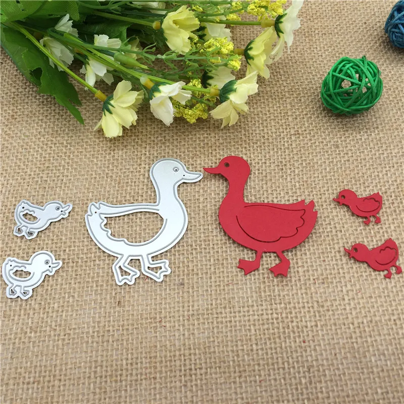 

Little Ducks metal cutting dies mold Round hole label tag Scrapbook paper craft knife mould blade punch stencils dies