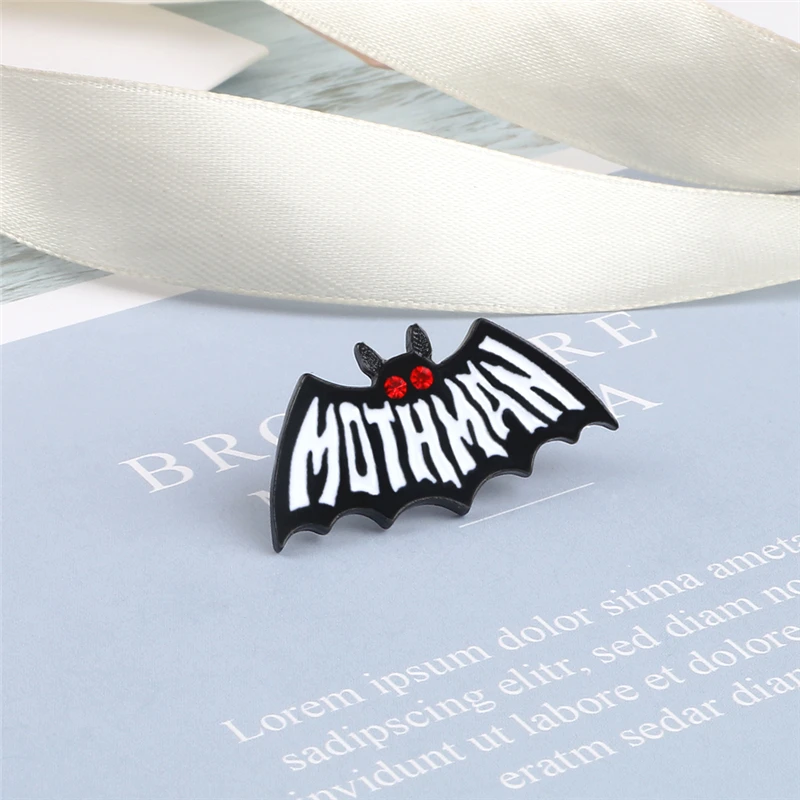 Punk Animal Bat Pins Classic Mothman Enamel Badges Heroism Series Movie Brooches Halloween Dark Night Jewelry Backpack Lapel Pin