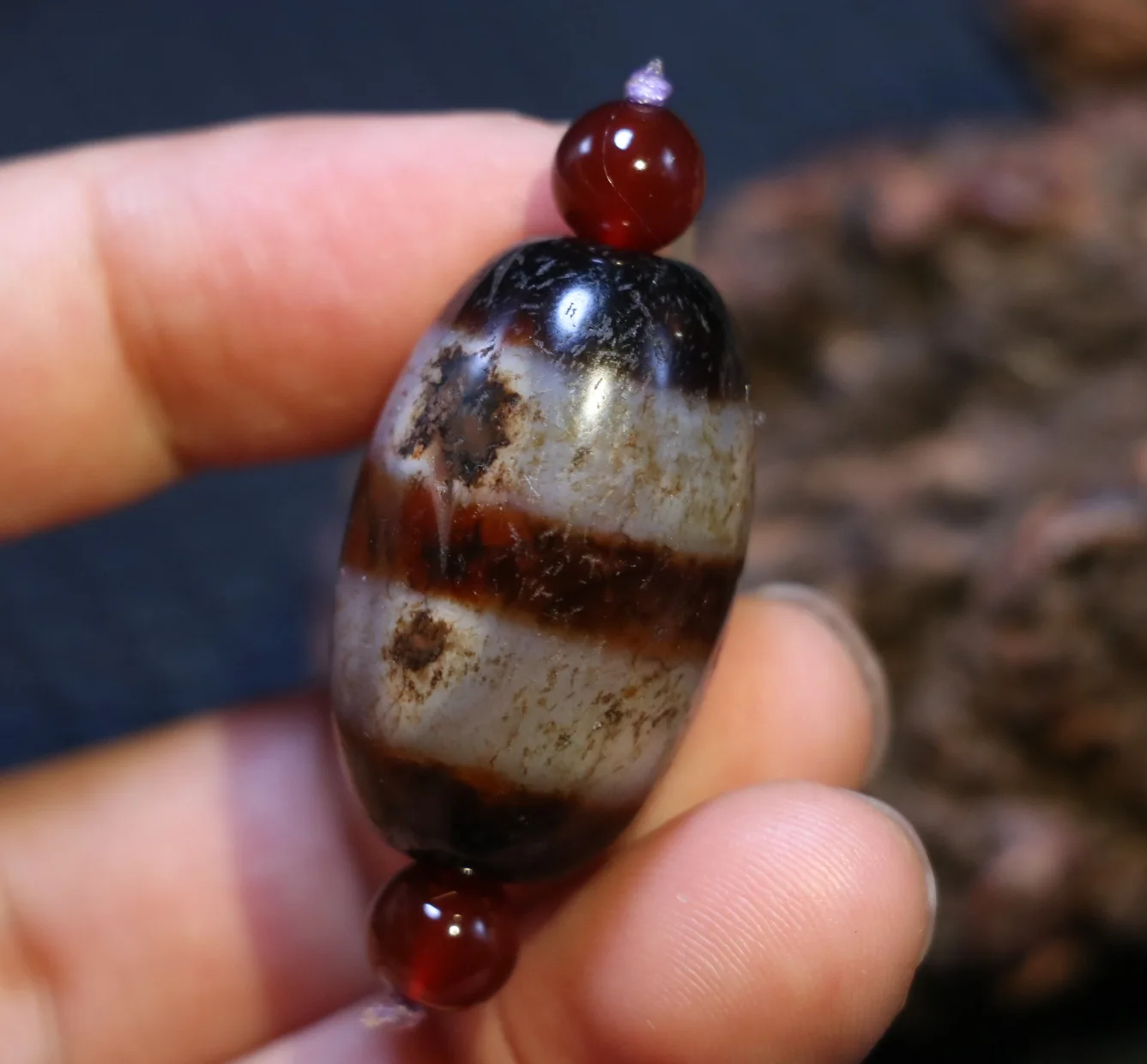 

Unique Style Magic Power Tibetan Old Agate 2 Wide Line Buddha Healer Medicine Big Drum Shape dZi Bead Amulet