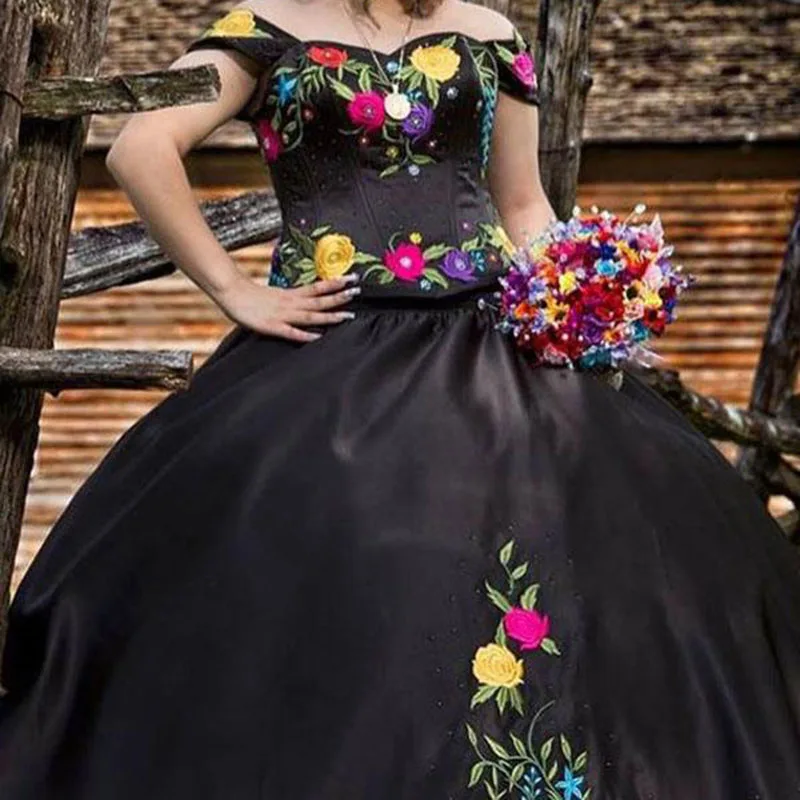 Robe de Bal en Satin Brodée de Fleurs Colorées, Tenue de Princesse Noire Sexy, Style Mexicain, 2023