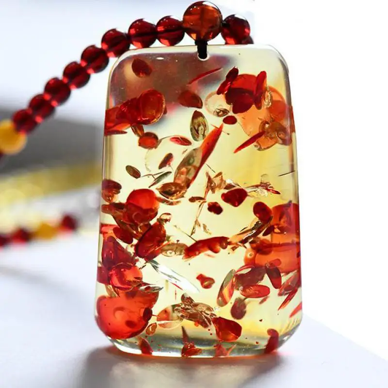 

Fine Flower Amber Pendant Necklace Women Men Natural Baltic Amber Necklaces Amulet Gifts Fashion Charms Jewellery