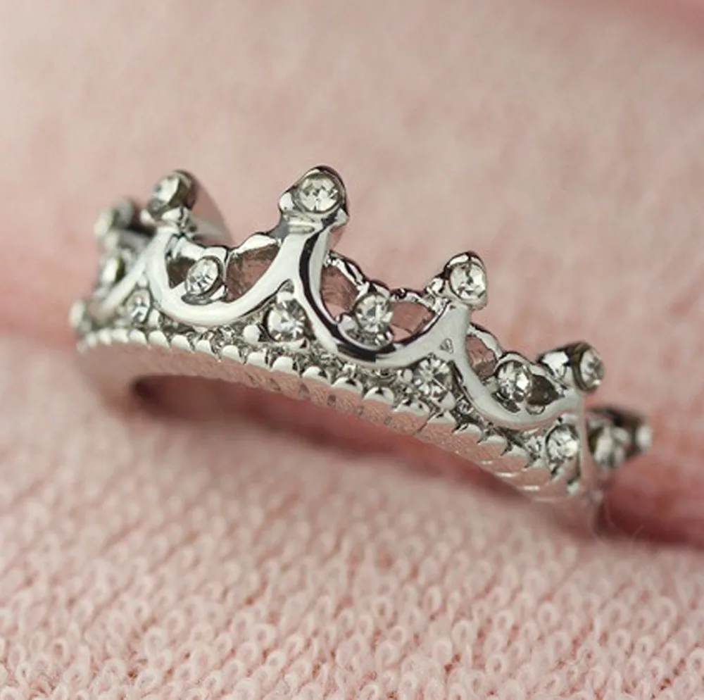 NEW Queen\'s Silver Color Crown Rings For Women Punk Brand Crystal Jewelry Love Rings Femme Bijoux Wedding Engagement Rings