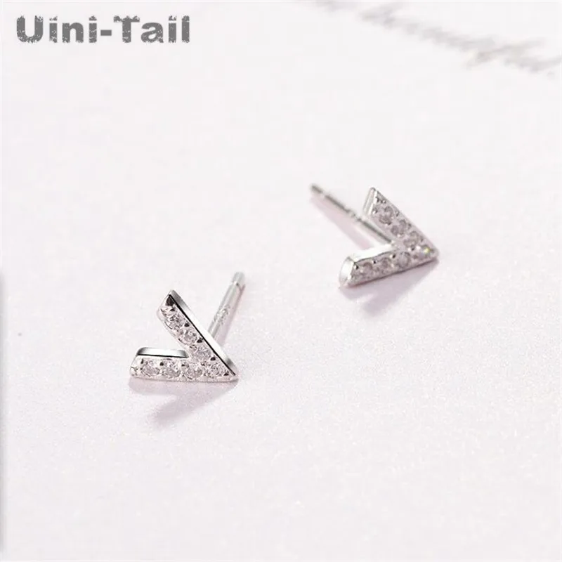 Uini-Tail hot sale new 925 Tibetan silver simple English letter V micro stud earrings small and sweet dynamic hypoallergenic