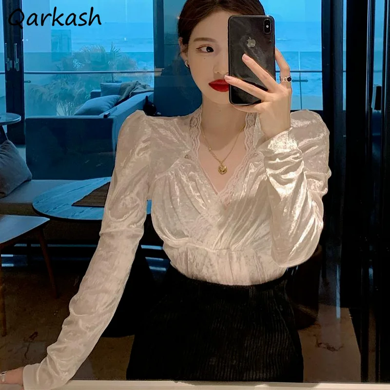 

Блузки женские сексуальные осенние кружевные дизайнерские праздничные модные однотонные с v-образным вырезом популярные легкие мягкие женские повседневные блузки элегантный милый стиль Ins