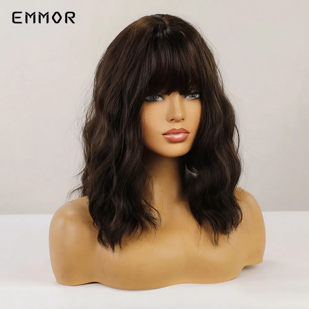 Emmor Wig Hitam Pendek Sintetis untuk Wanita Wig Berombak Alami dengan Poni Wig Rambut Pesta Cosplay Harian Serat Tahan Panas