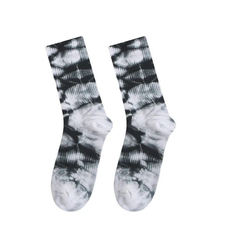 Autumn and winter fashion tie-dye socks Korean style Harajuku hip-hop skateboard socks unisex holiday gift happy cotton socks