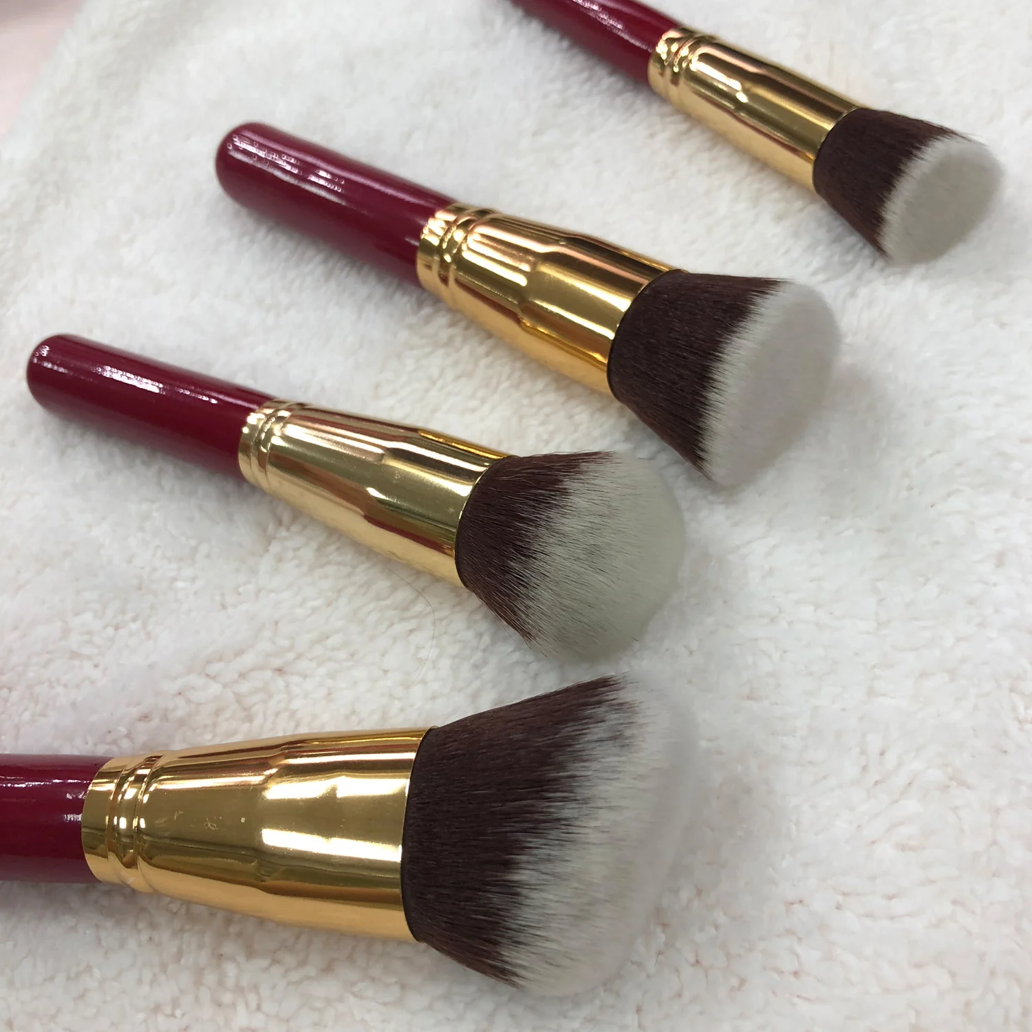 4pcs Cosmetics Kit Popular Brazil Makeup Brush for Makeup Professional Artist and Newer